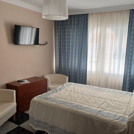 Hostal Plaza Damasco Almuñécar Esterno foto