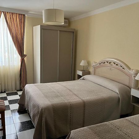 Hostal Plaza Damasco Almuñécar Esterno foto
