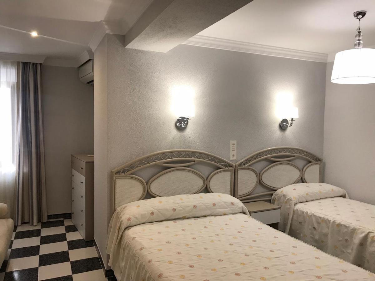 Hostal Plaza Damasco Almuñécar Esterno foto