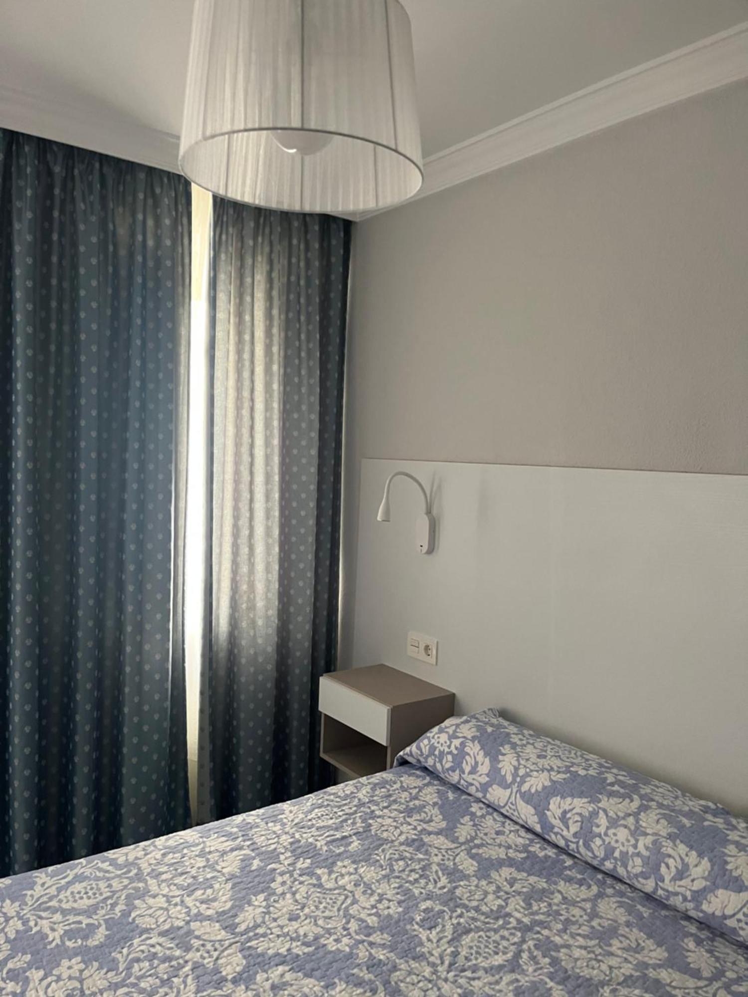 Hostal Plaza Damasco Almuñécar Esterno foto